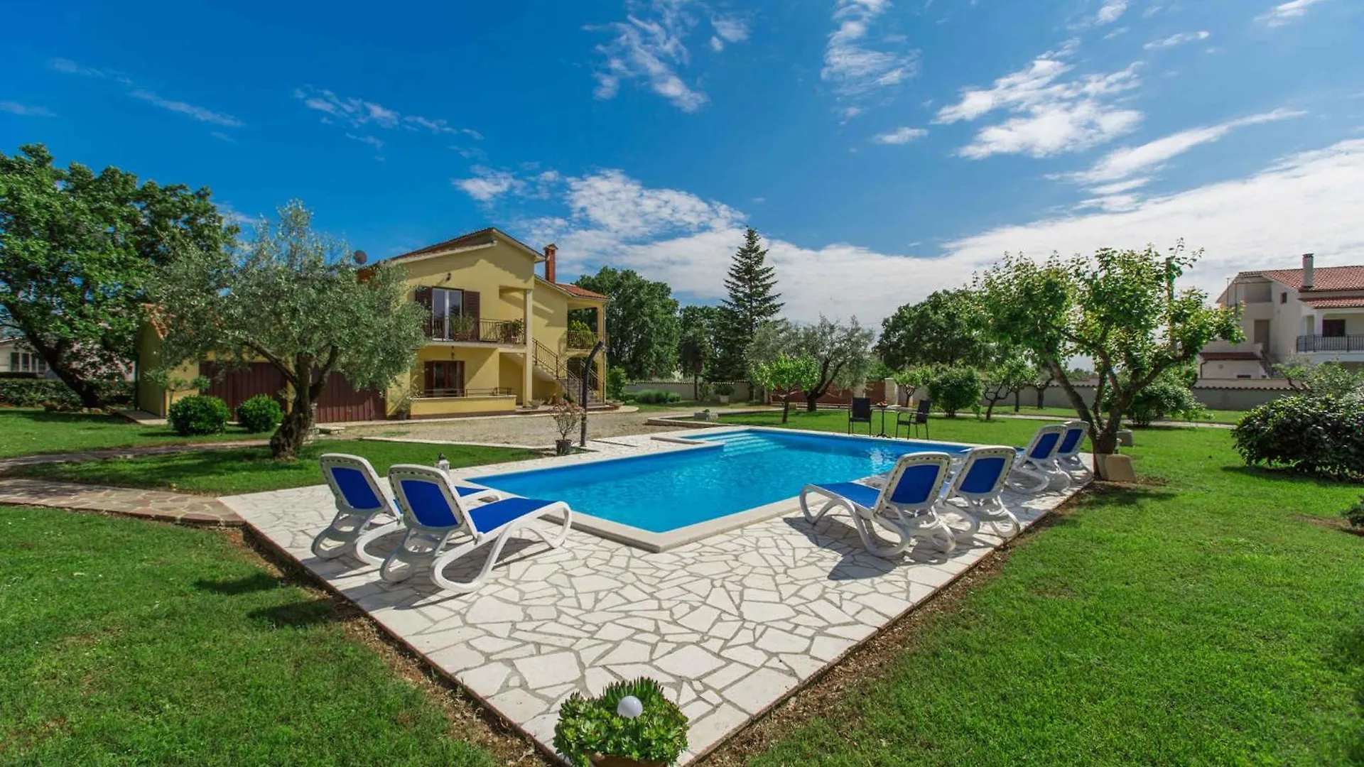 Apartments In Sveti Lovrec - Istrien 47117 Kirmenjak