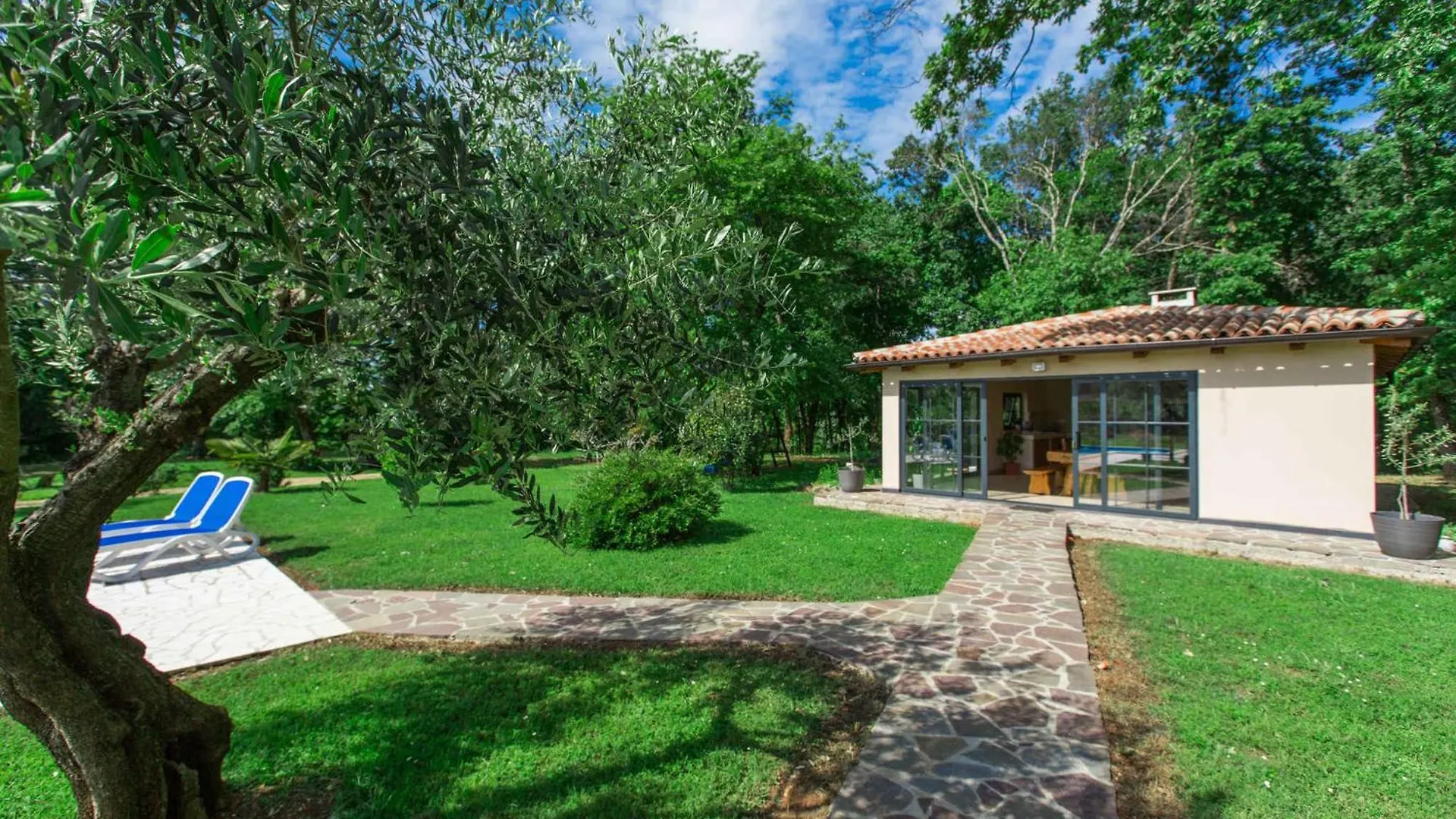 Apartments In Sveti Lovrec - Istrien 47117 Kirmenjak